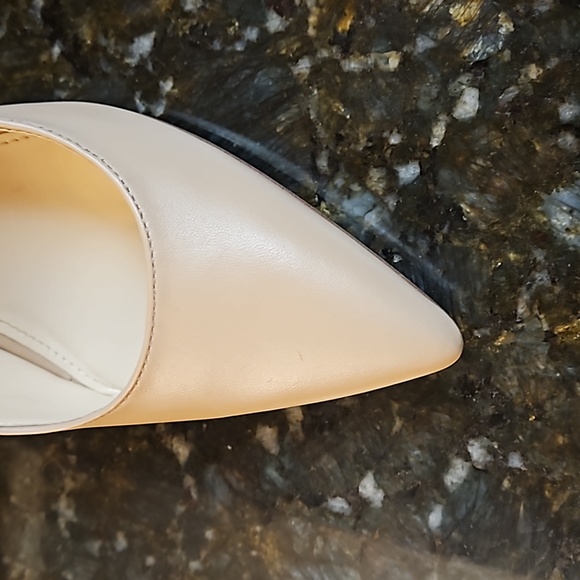 Nine West 4" Tan Heels - Picture 2 of 7